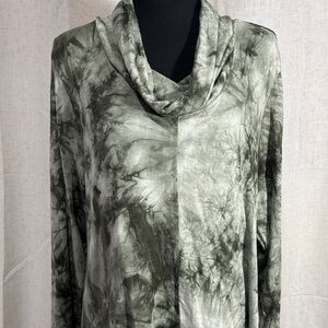 Cha Cha Vente Olive & Gray Tie-Dye Cowl Neck Top